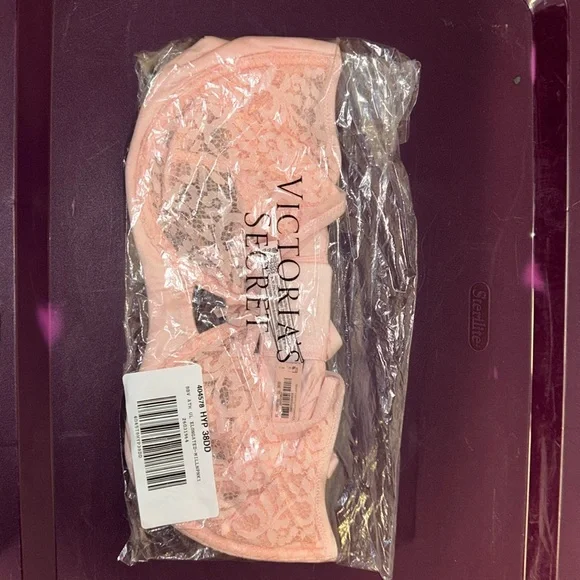 Victoria Secret - Body by Victoria - 38DD Lace & Mesh Bra - Peach - Picture 3 of 4